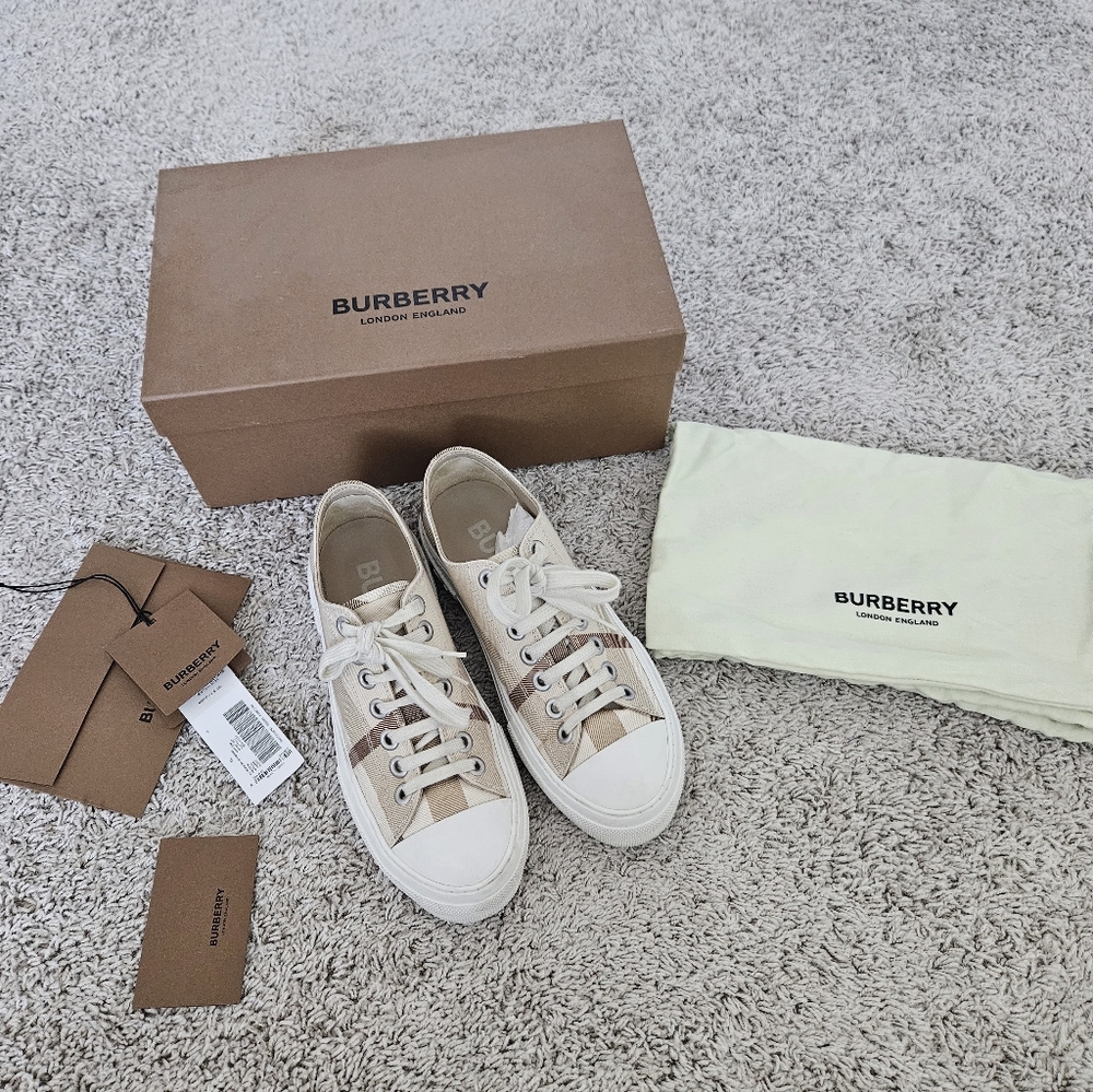 Burberry Beige Check Low-Top Sneakers